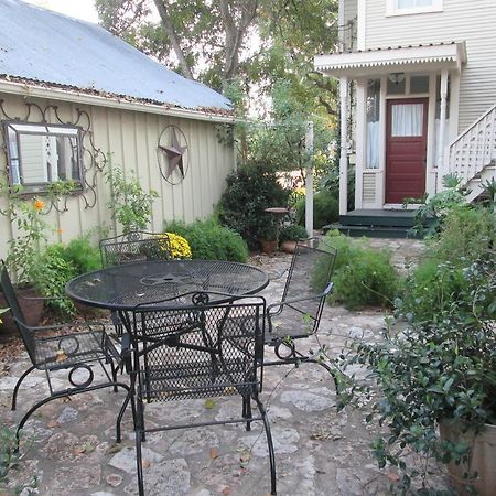 Bed and Breakfast Carriage House Fredericksburg Exterior foto