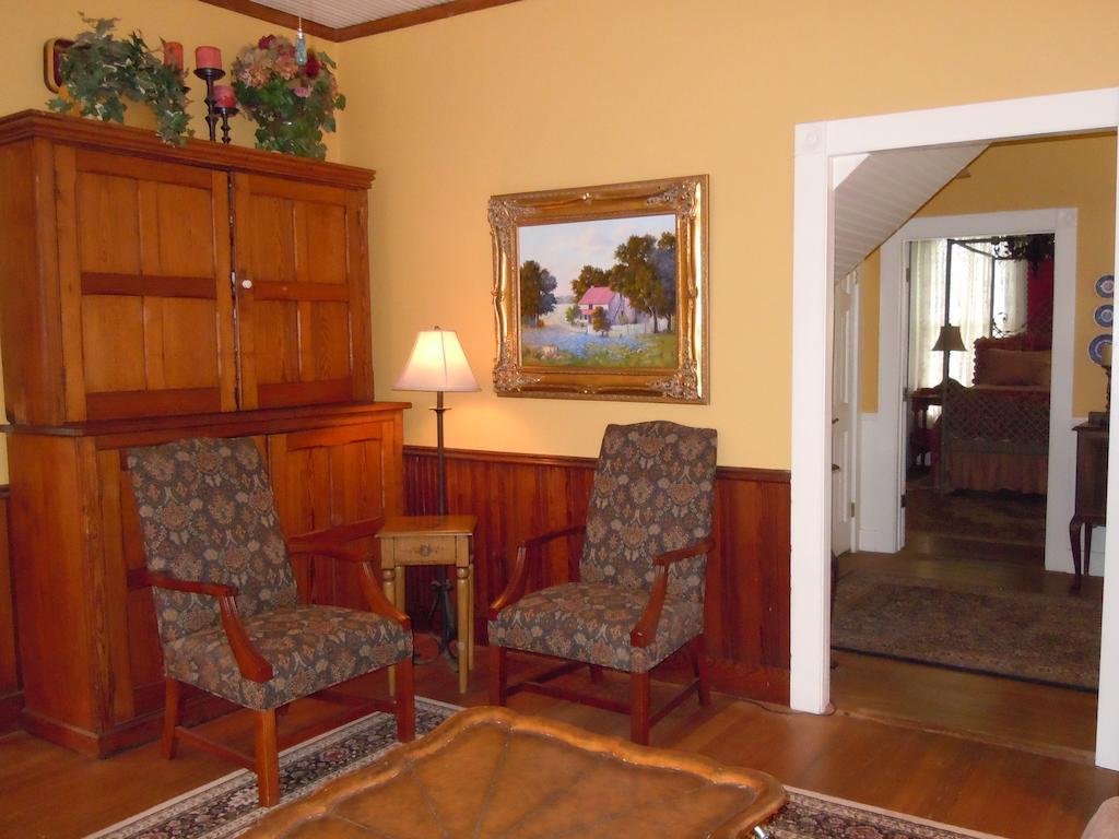 Bed and Breakfast Carriage House Fredericksburg Exterior foto
