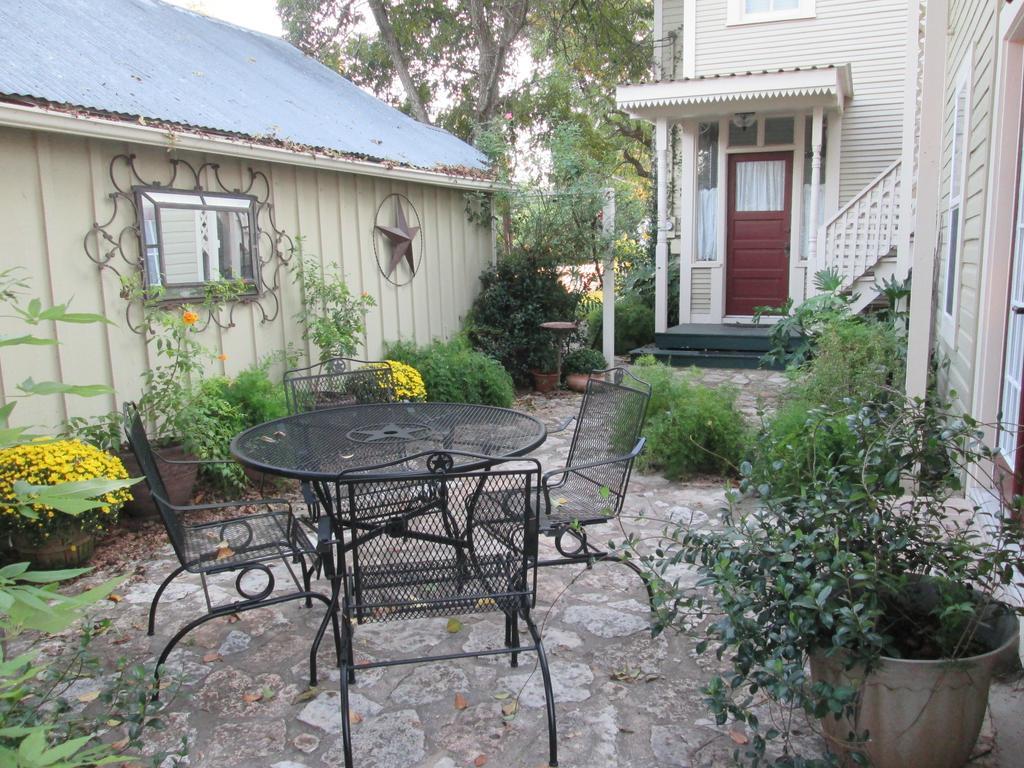 Bed and Breakfast Carriage House Fredericksburg Exterior foto