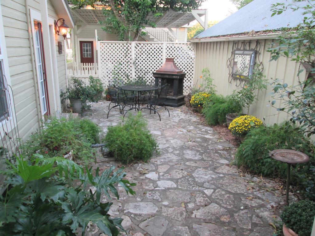 Bed and Breakfast Carriage House Fredericksburg Exterior foto